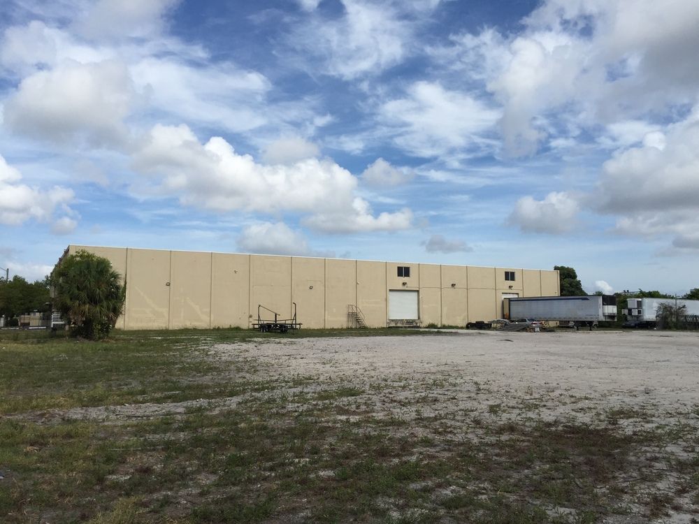 Bank-Owned Cold Storage Warehouse (USDA-Approved) & Expansion Lot : 290 SW 14th Ave, Pompano Beach, FL 33069